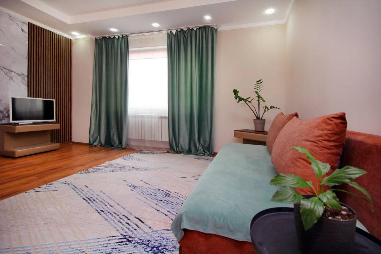 2 Ком Студия На 18 Этаже С Панорамным Видом На Горы В Жк Мега Тауер Almaty Exterior photo
